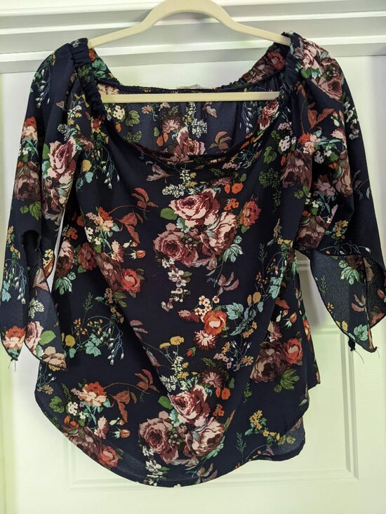MOIETY Tops - Very PRETTY Versatile Navy/Floral Blouse by MOIETY, Sz M